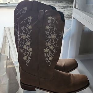 Womens Boots